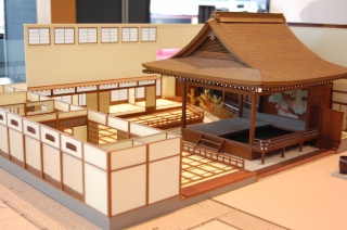 かつて広坂にあった金澤能楽堂の模型です。細部まで精巧に作られています。