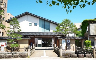 前田土佐守家資料館　外観・長町武家屋敷跡界隈に位置しています。